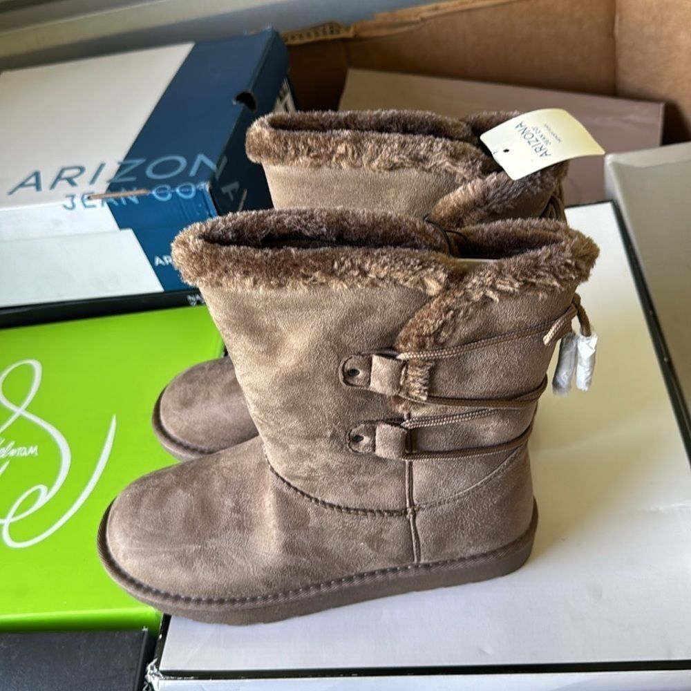Arizona Slip On Boots - Picture 6 of 7